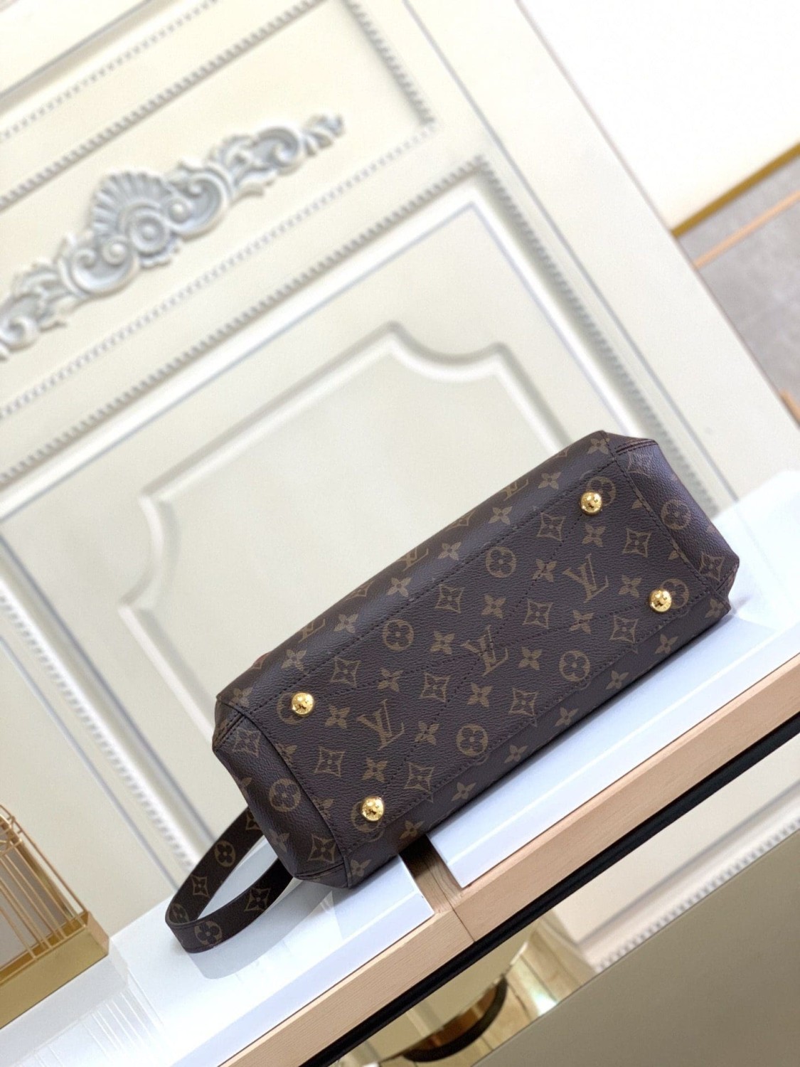 Louis Vuitton Monogram Canvas Montaigne MM M41056