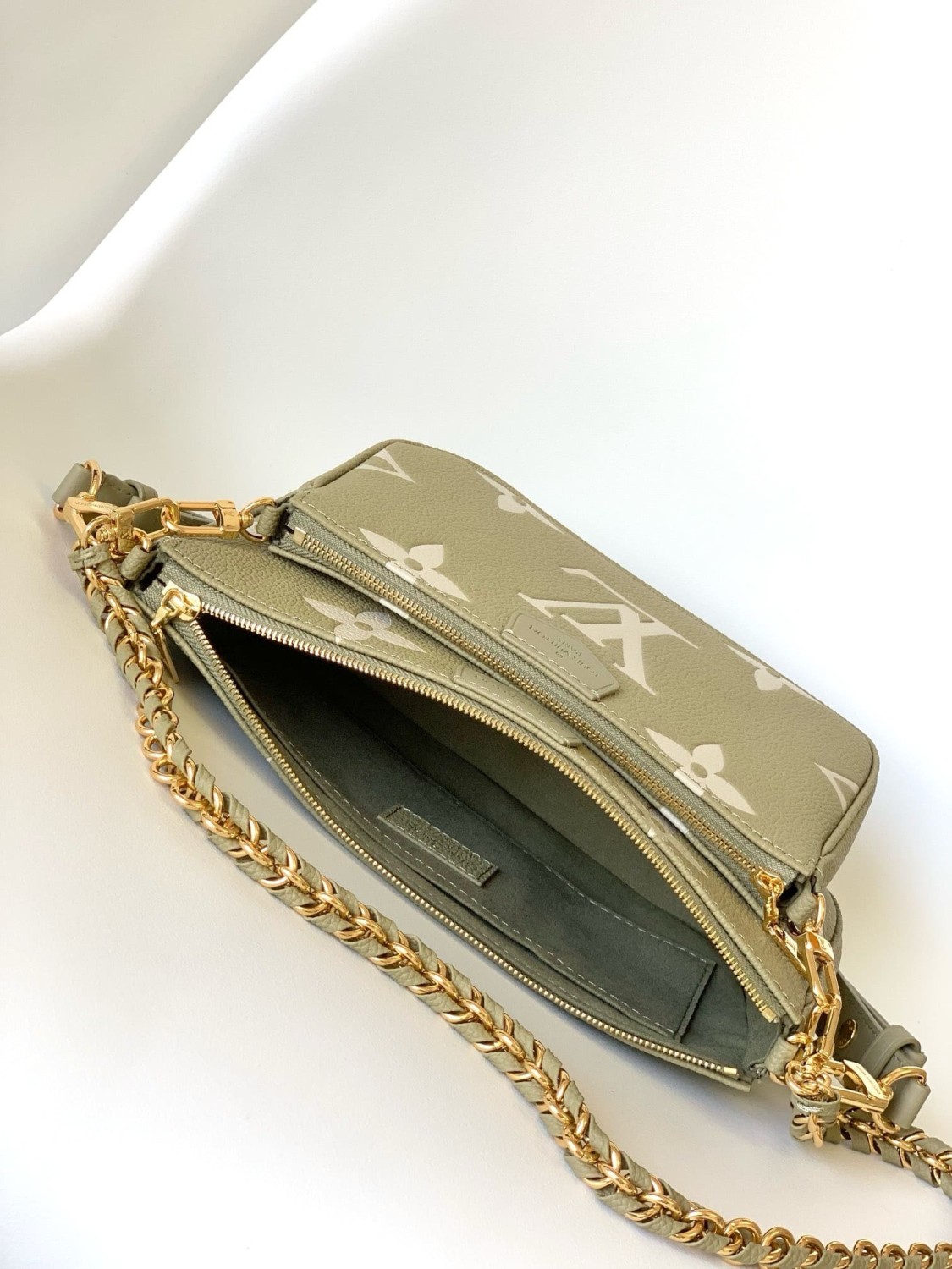 Louis Vuitton M22670 Multi Pochette Accessoires