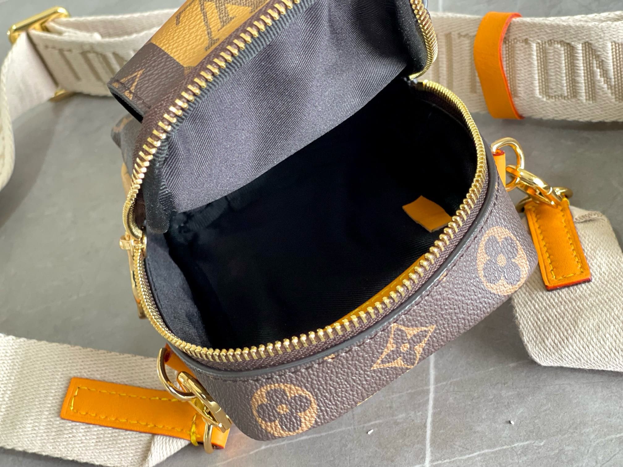 Louis Vuitton M81005 FLAP DOUBLE PHONE BAG
