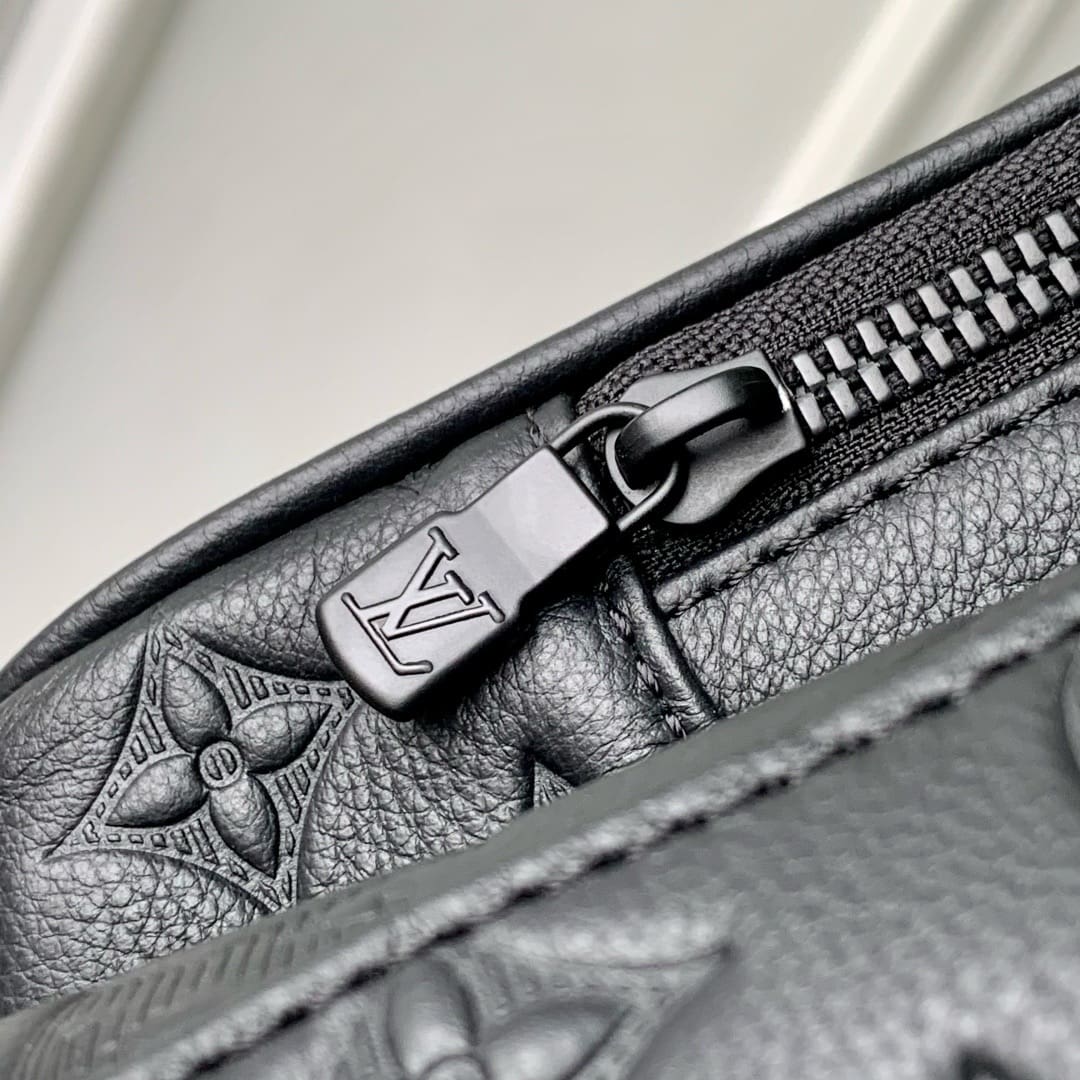 Louis Vuitton M14778 Hobo Cargo