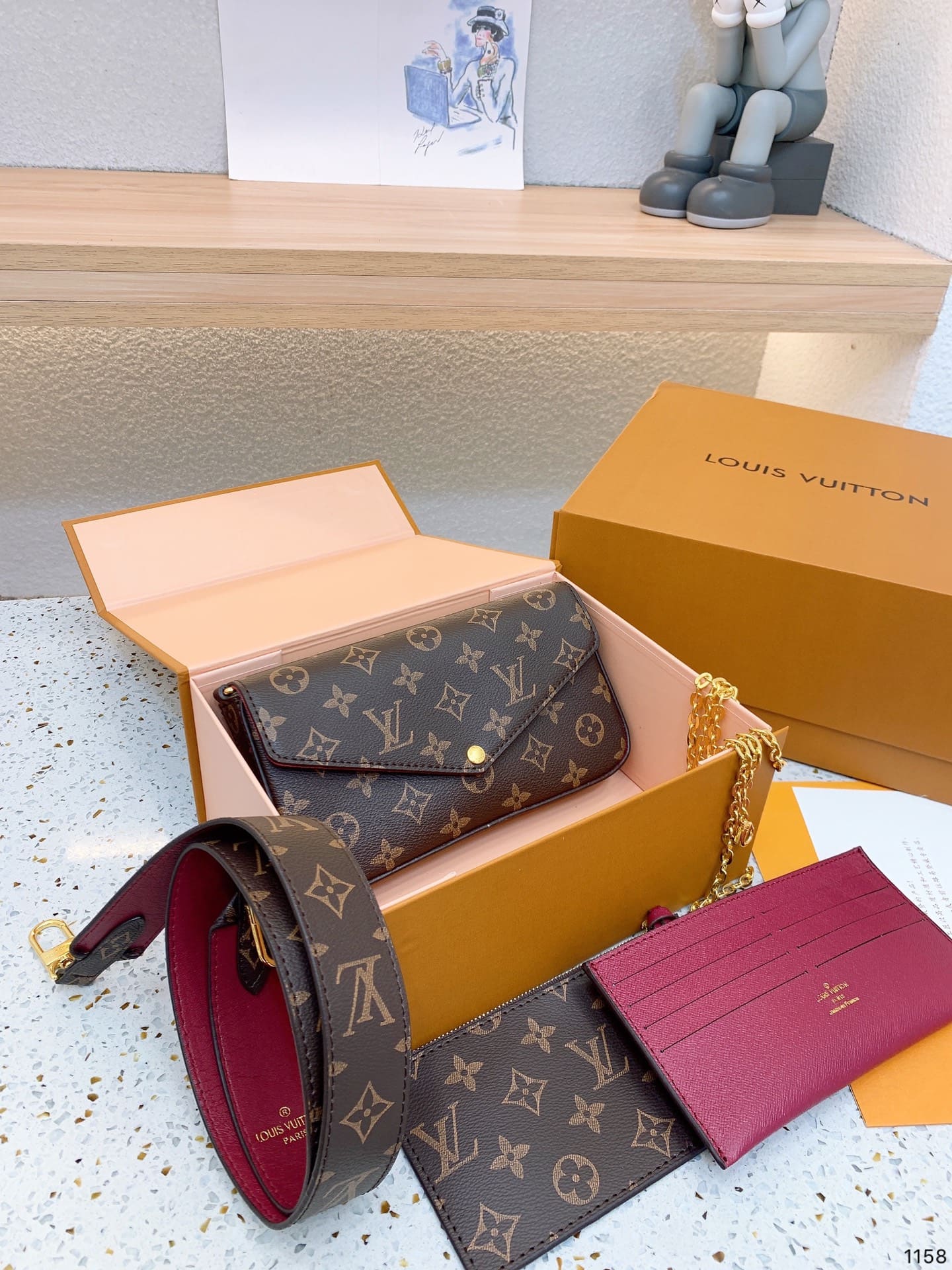 LOUIS VUITTON Félicie Pochette