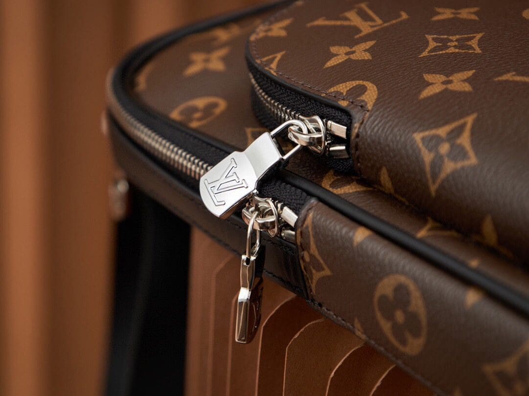 Louis Vuitton M46327 Avenue Slingbag NM