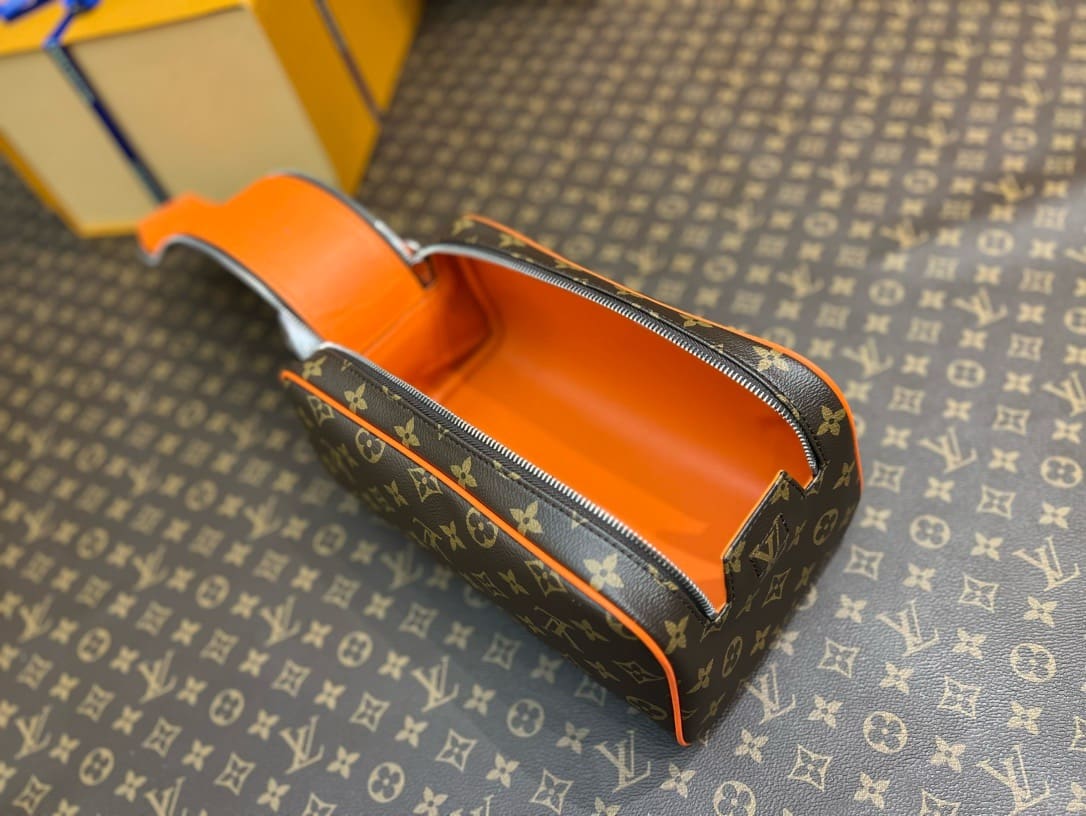 Louis Vuitton M46765 DOPP KIT toiletry bag