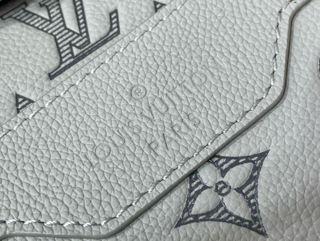 Louis Vuitton M46603 Trio Messenger