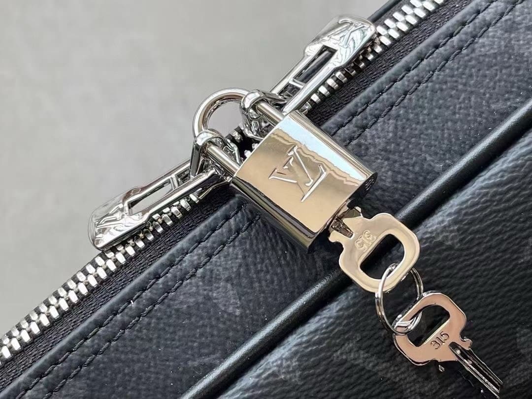 Louis Vuitton M46457 VOYAGE Small Briefcase