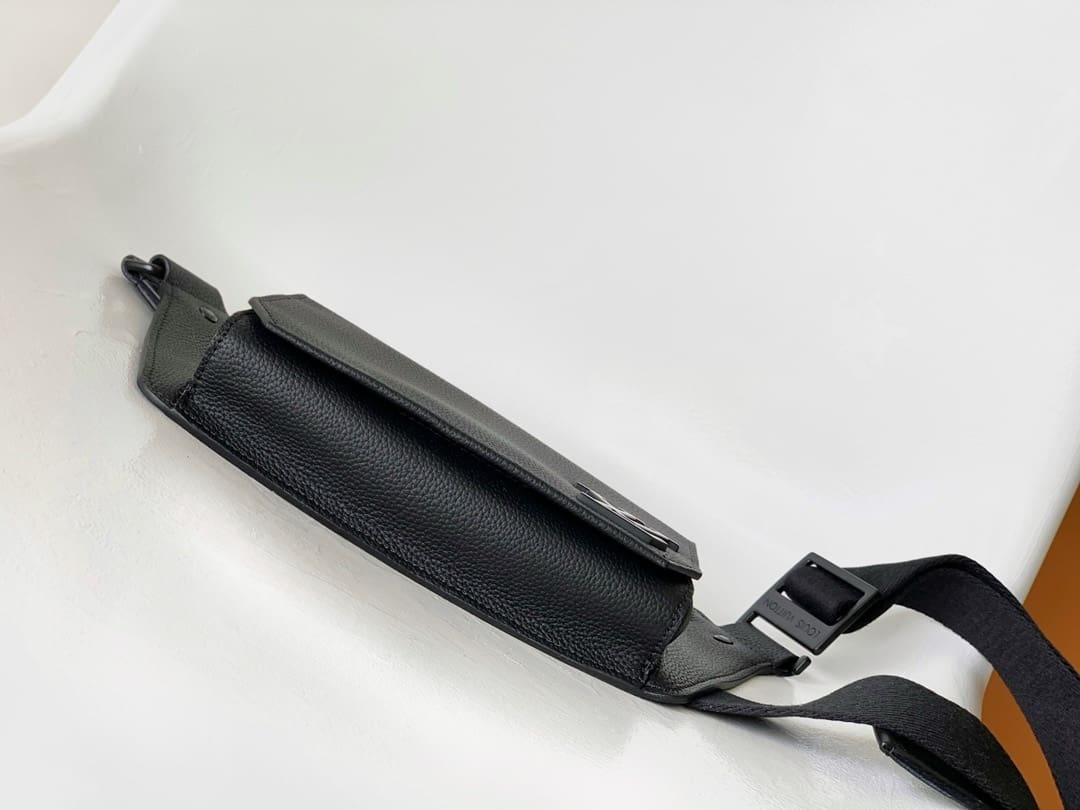 Louis Vuitton M57081 TAKEOFF Shoulder Bag