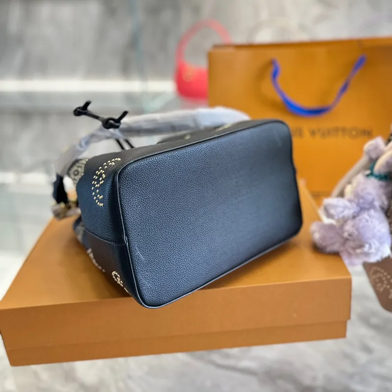 LOUIS VUITTON NÉONOÉ BB BLACK