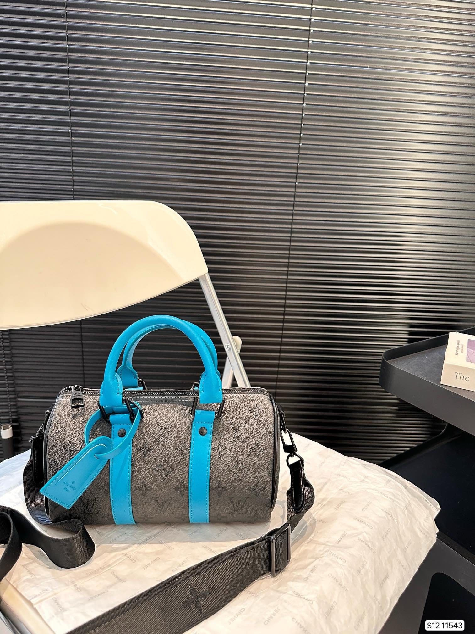 Louis Vuitton M11645 Keepall Bandouli??re 25