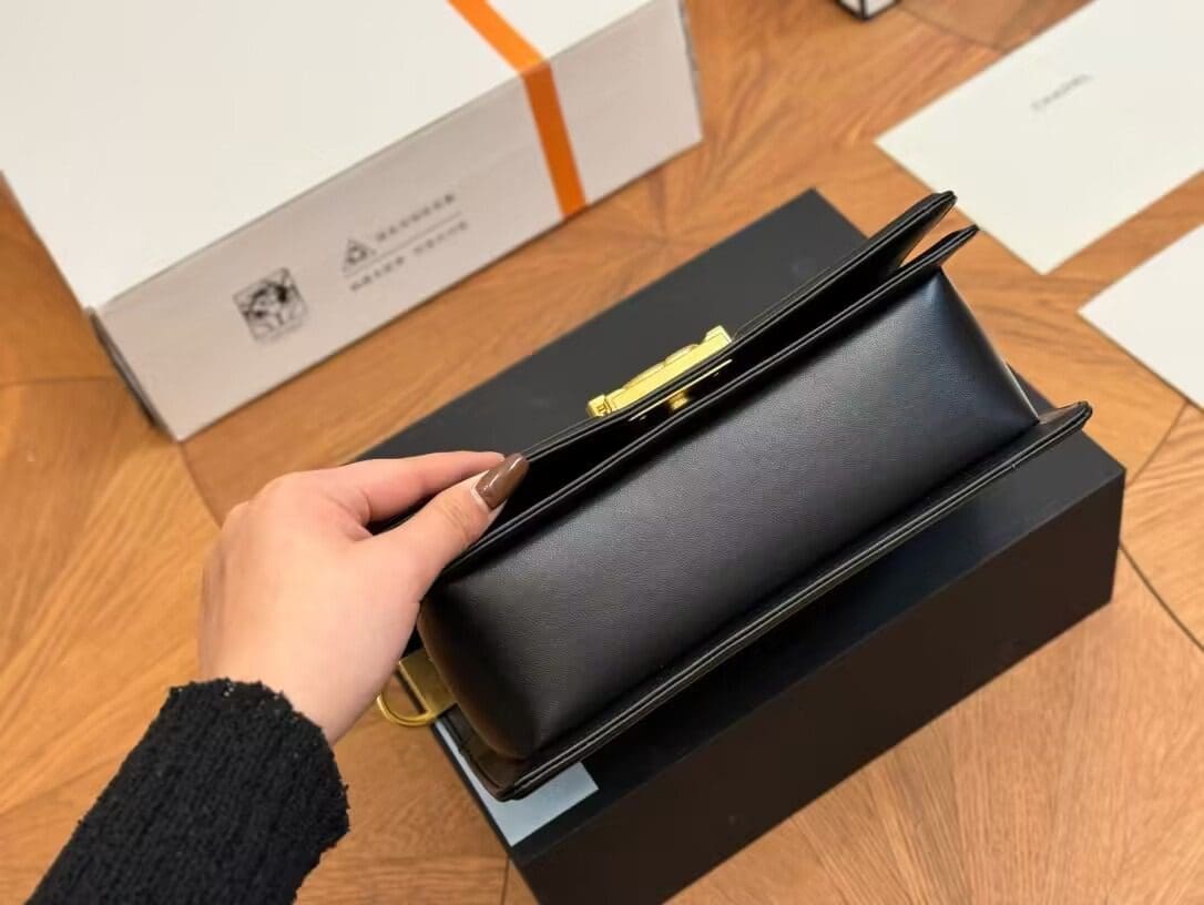 CHANEL Calfskin Chevron Quilted Medium Boy Flap Black