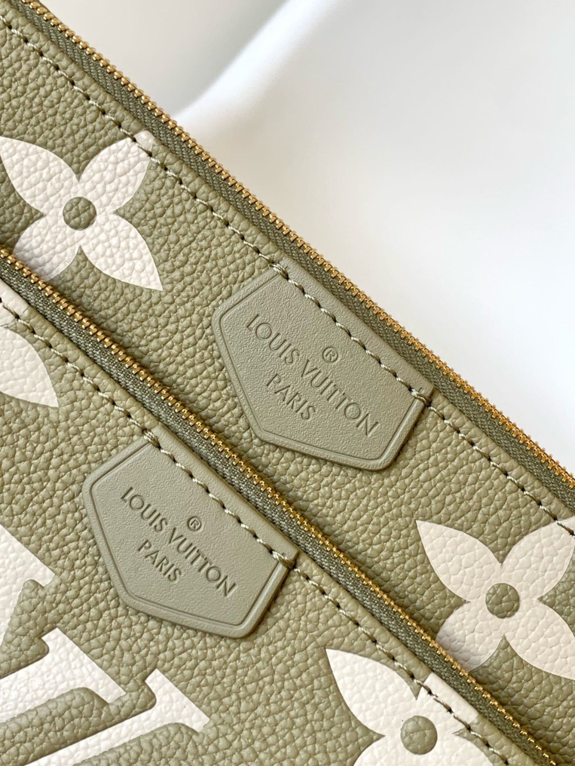 Louis Vuitton M22670 Multi Pochette Accessoires