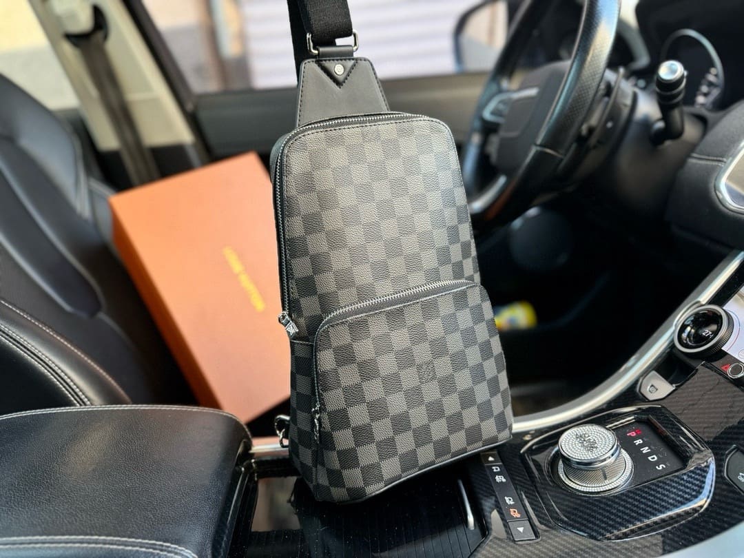 Louis Vuitton Avenue Slingbag N41719