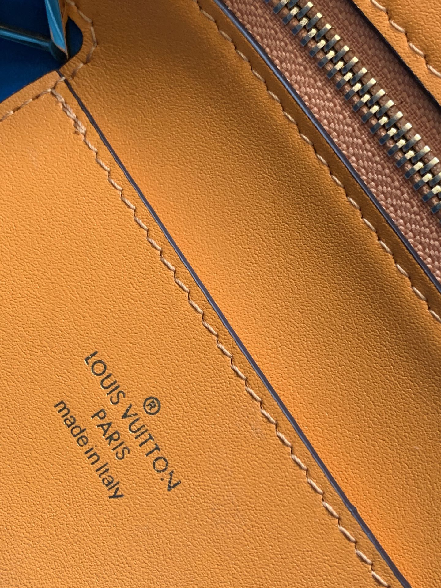 Louis Vuitton M55946 Lv Pont 9