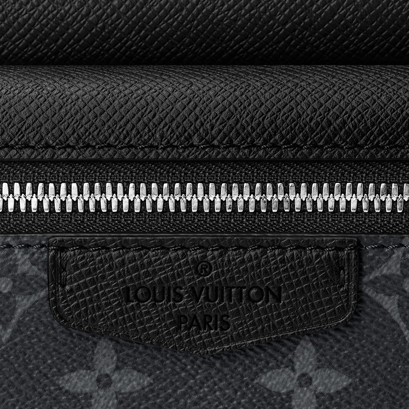 Louis Vuitton men bag M30245 Outdoor Bumbag