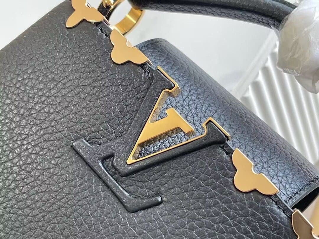 Louis Vuitton M56669 Capucines Mini