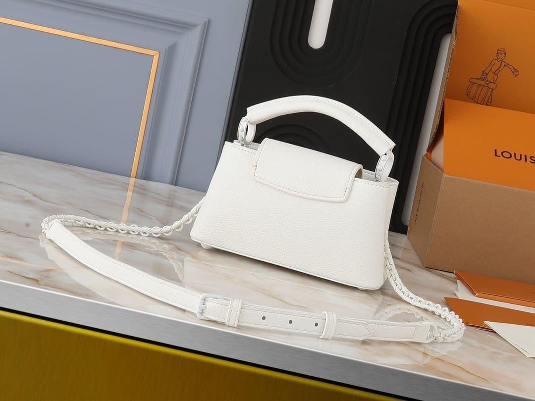 Louis Vuitton M23956 Capucines East-West Mini