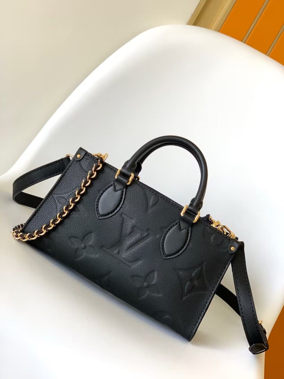 Louis Vuitton OnTheGo East West M23640