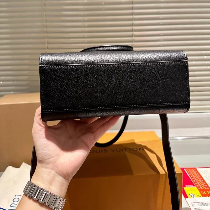 LOUIS VUITTON OLOCK & GO BLACK