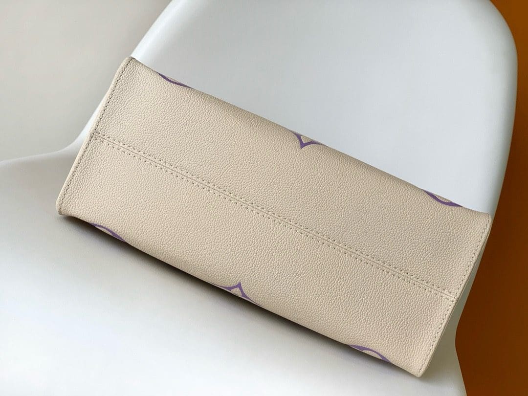 Louis Vuitton OnTheGo MM M23937