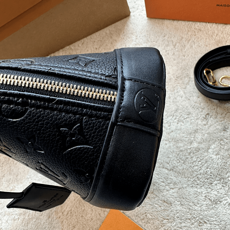 LOUIS VUITTON Neo Alma BB