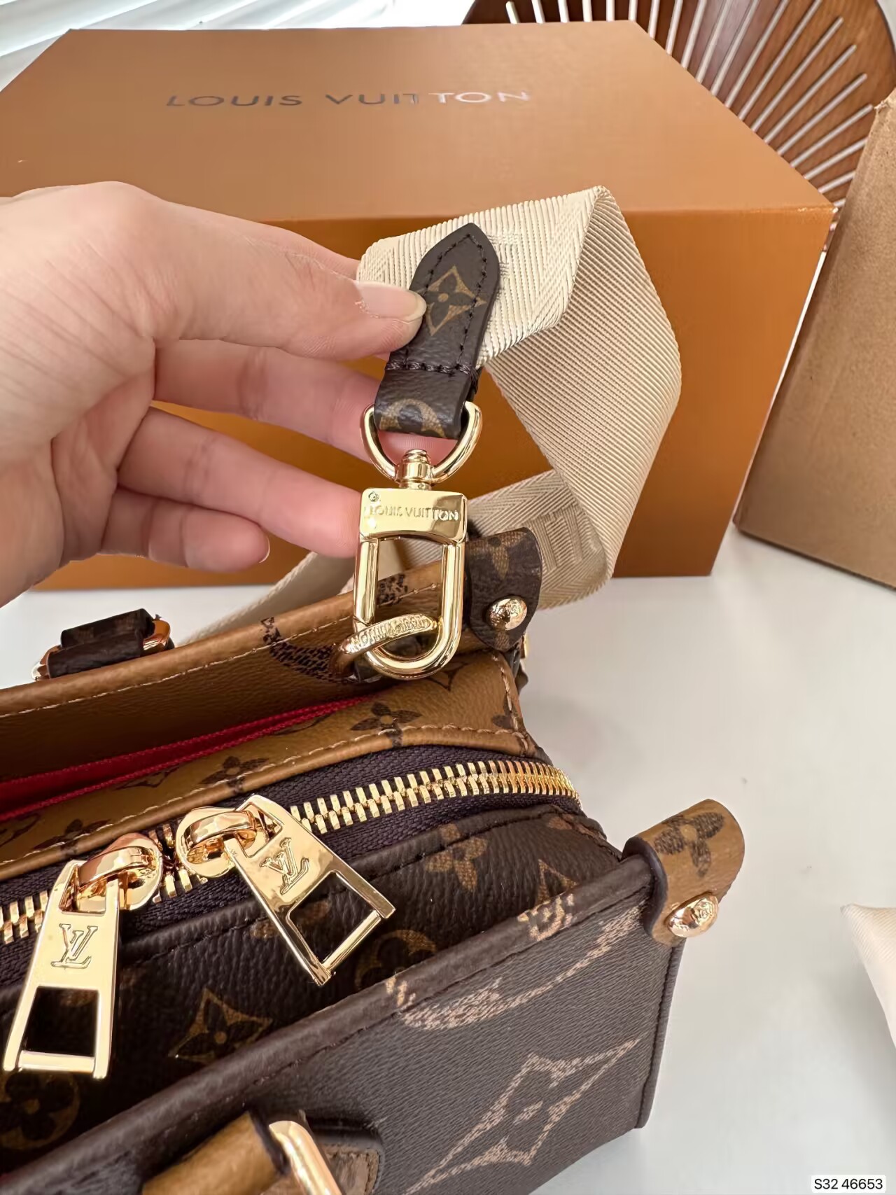 Louis Vuitton ONTHEGO EAST WEST handbag M46653