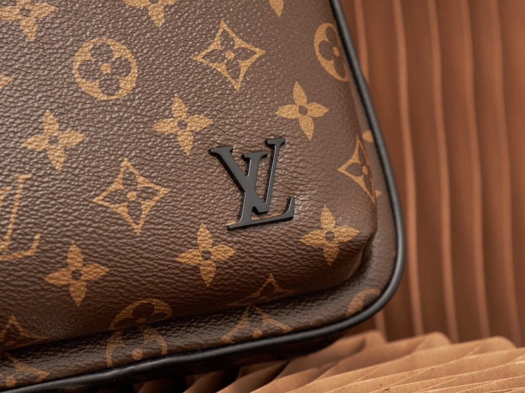 Louis Vuitton M46327 Avenue Slingbag NM