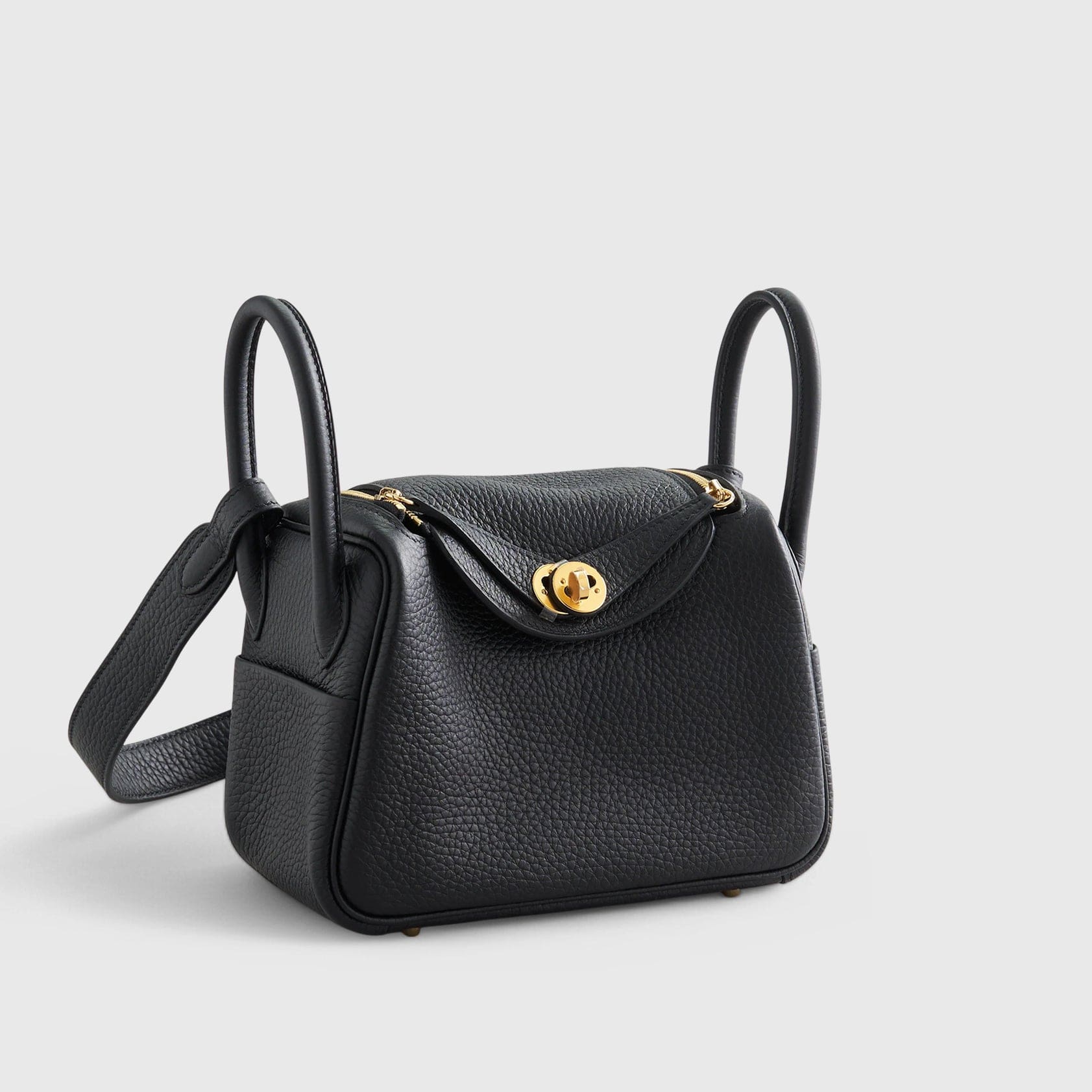 HERMES Lindy 20 Clemence Black Gold Hardware