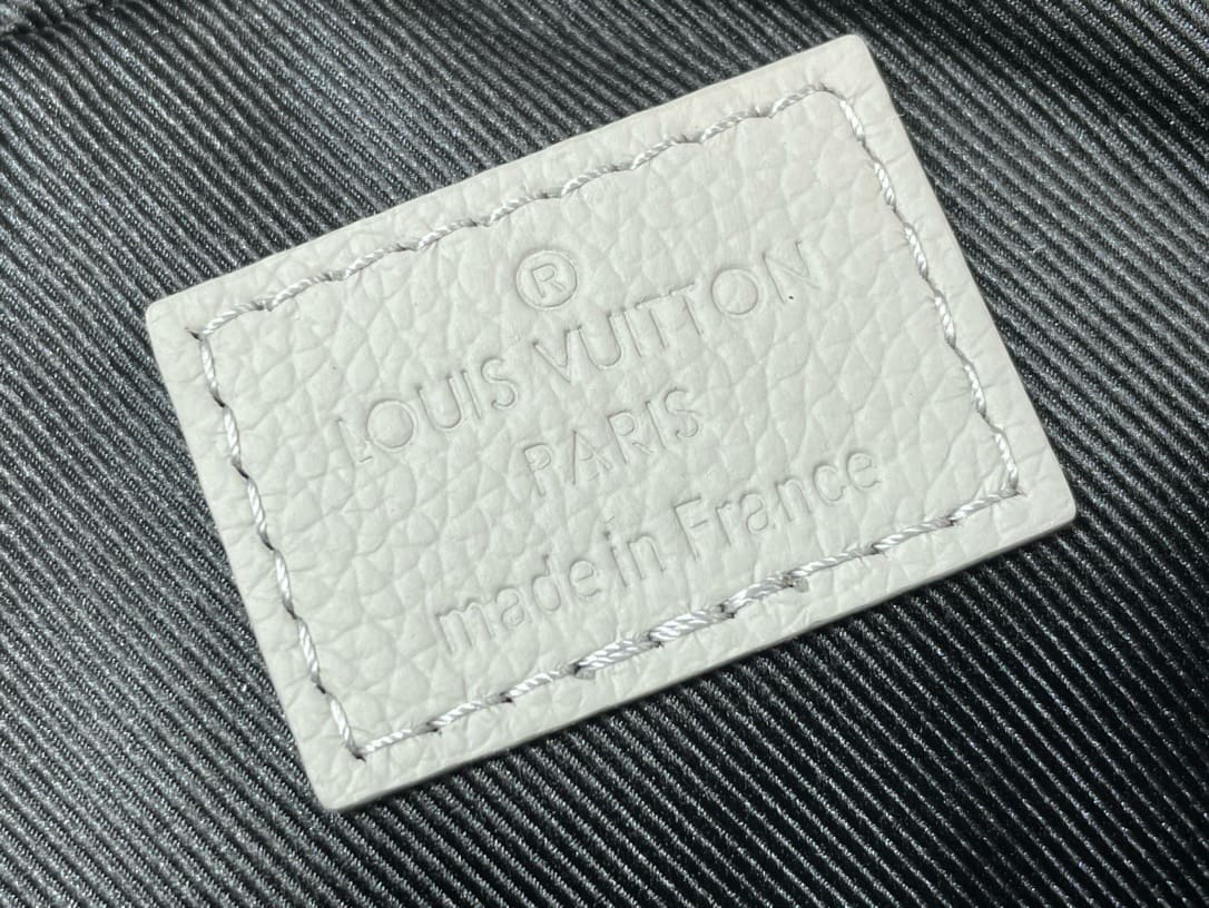 Louis Vuitton M46603 Trio Messenger