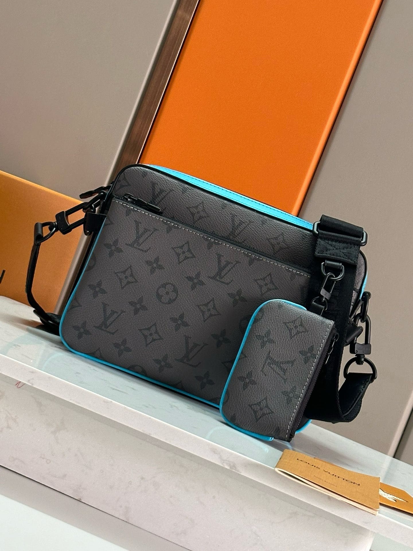 Louis Vuitton M11648 Trio Messenger