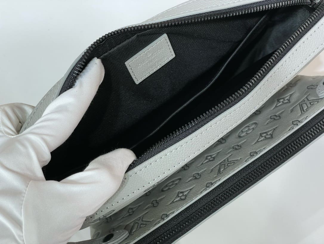 Louis Vuitton M46603 Trio Messenger