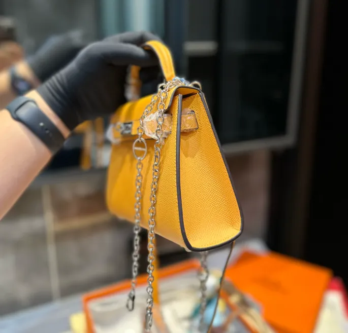 HERMÈS VERSO JAUNE AMBRE TYRIEN CHÉVRE MINI KELLY 20 II PHW
