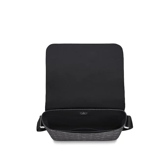 Louis Vuitton men bag District PM M44000