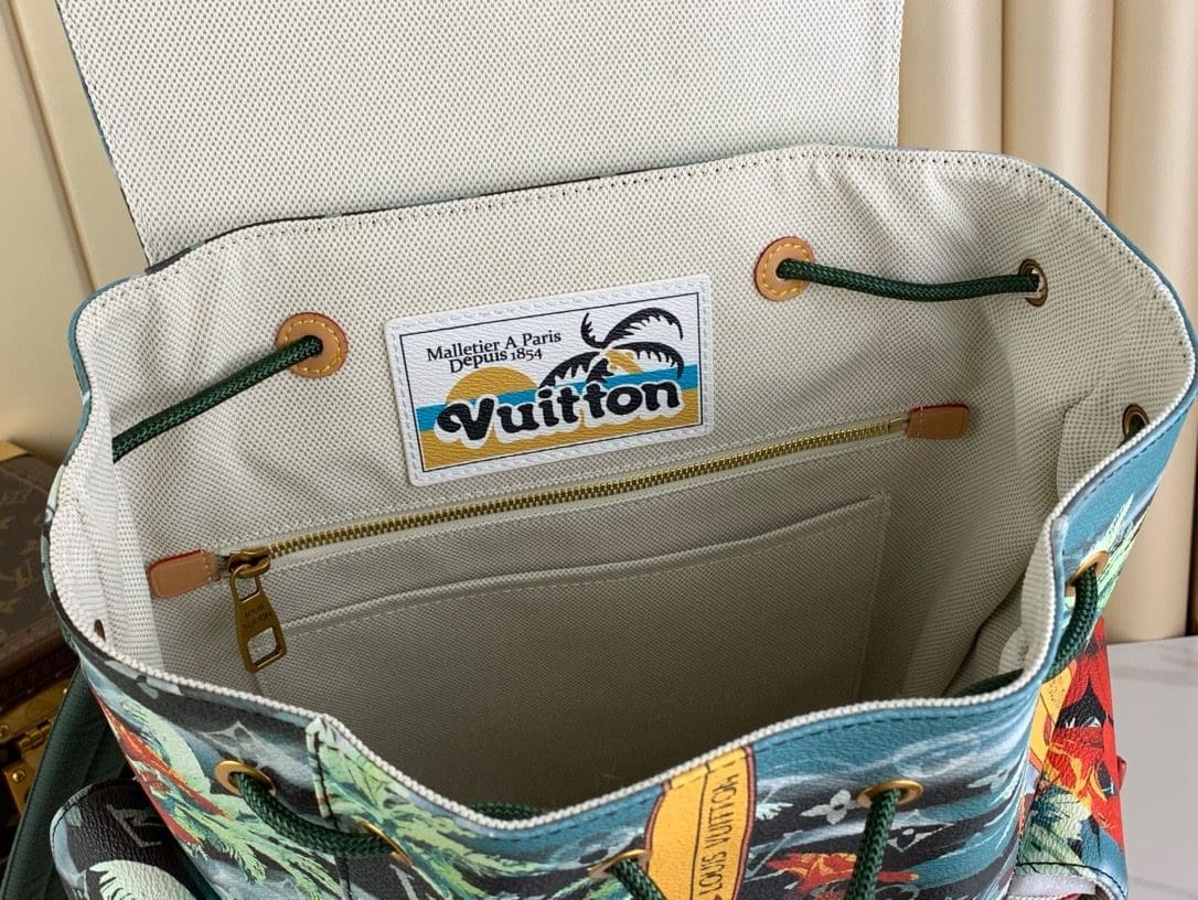 Louis Vuitton M24996 Christopher MM