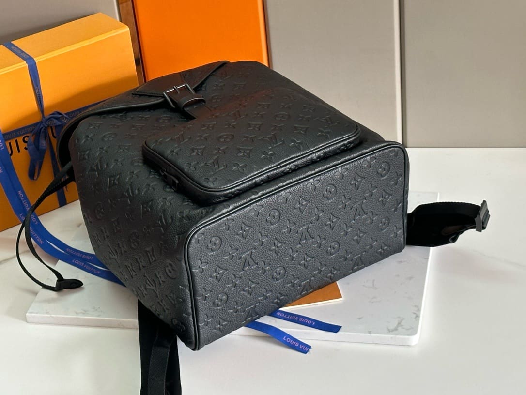 Louis Vuitton M23127 Montsouris Backpack