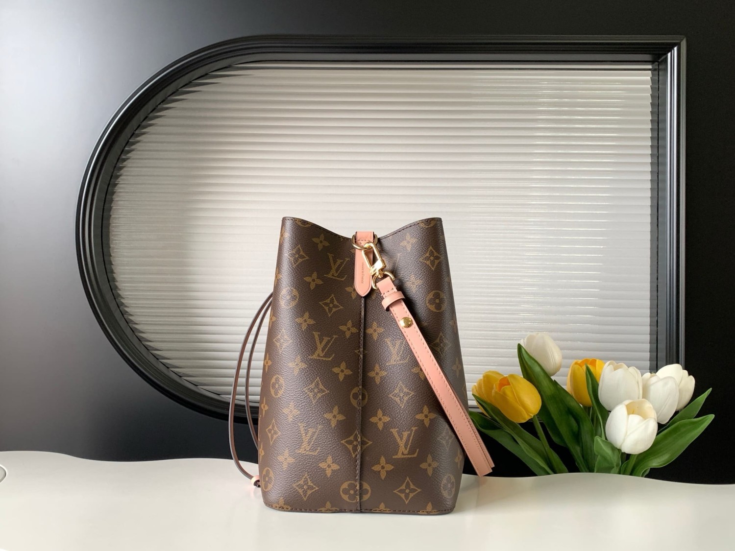 LOUIS VUITTON NéoNoé MM M44022
