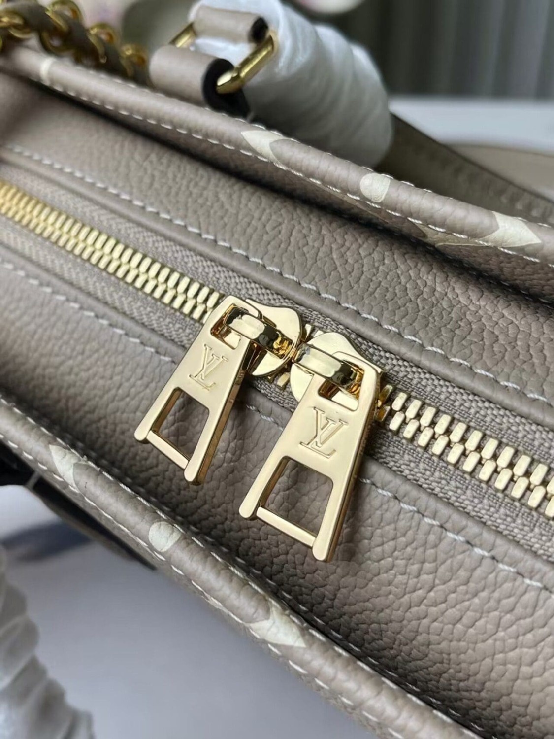 Louis Vuitton OnTheGo East West M23641