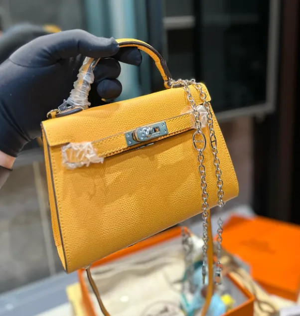 HERMÈS VERSO JAUNE AMBRE TYRIEN CHÉVRE MINI KELLY 20 II PHW