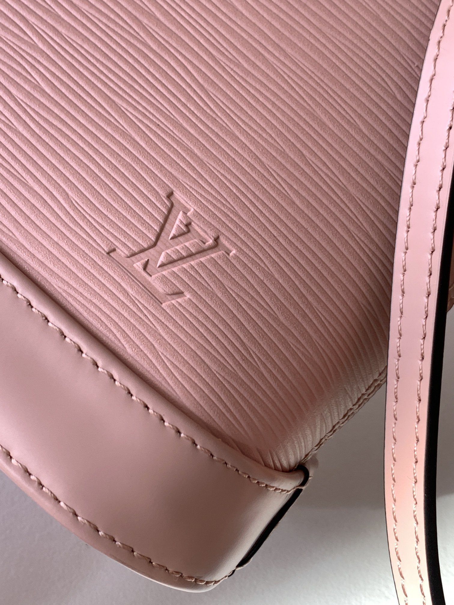 Louis Vuitton Alma BB M41327