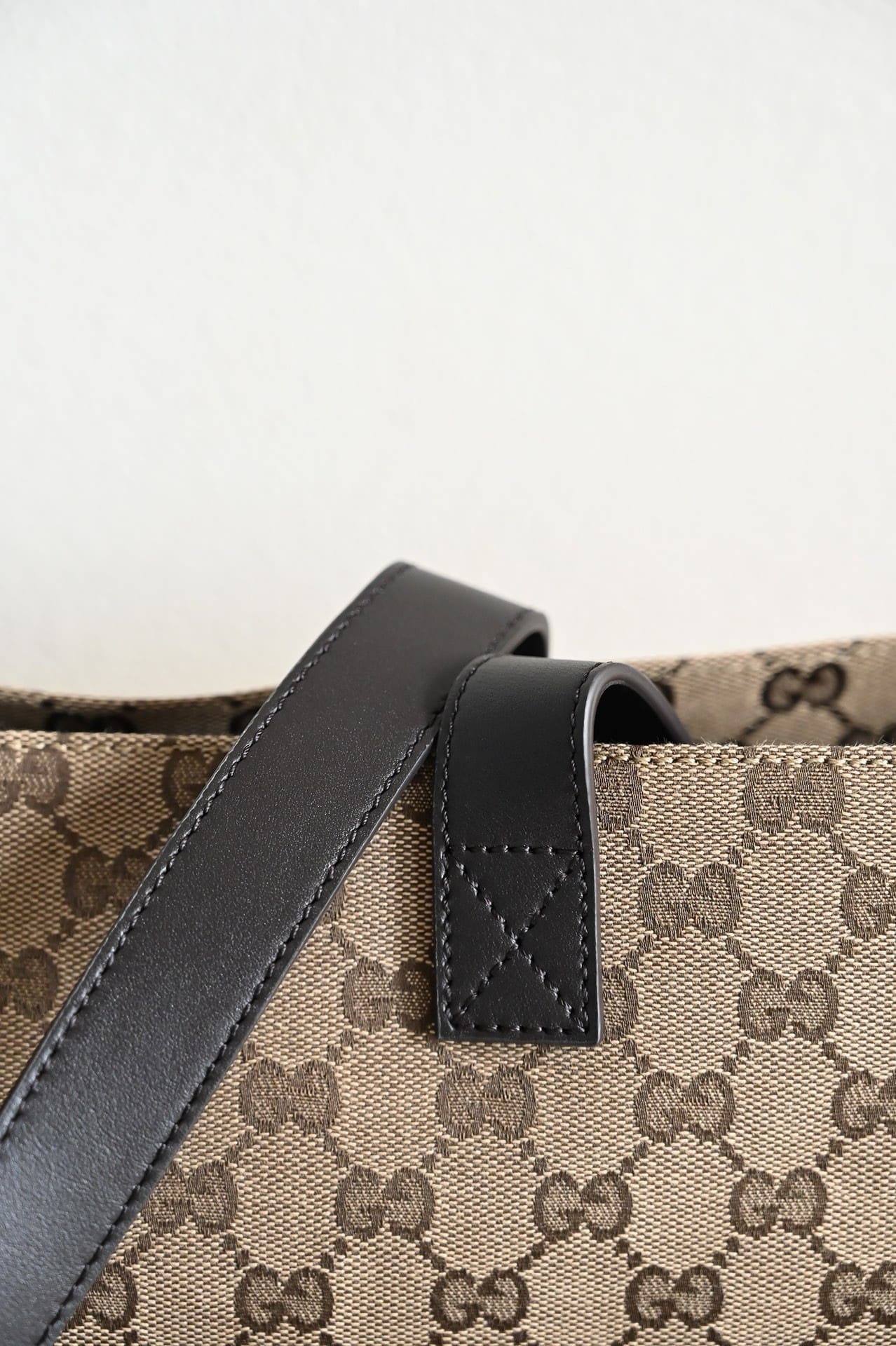 GUCCI LARGE GG TOTE BAG