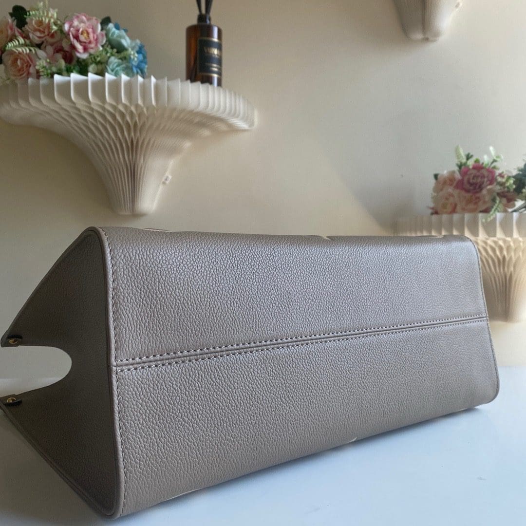 Louis Vuitton M45494 OnTheGo MM