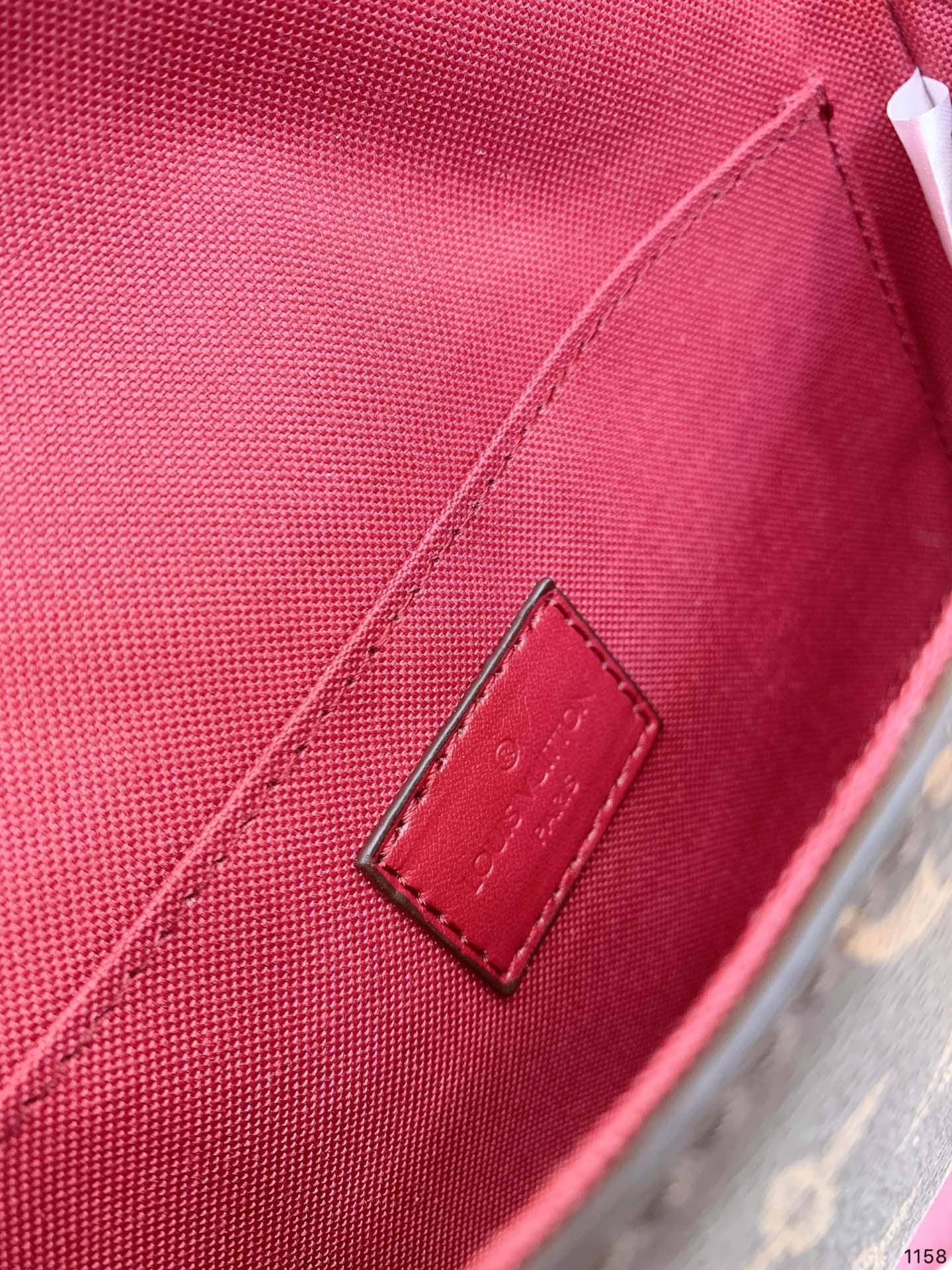 LOUIS VUITTON Félicie Pochette