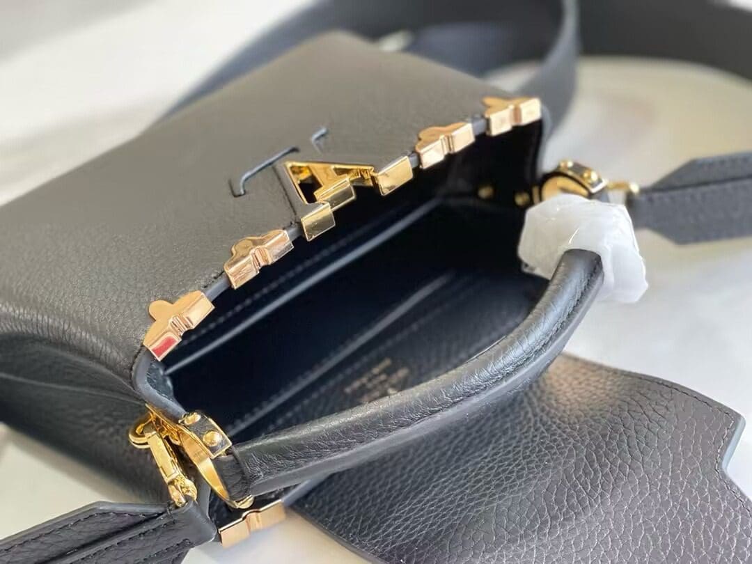 Louis Vuitton M56669 Capucines Mini