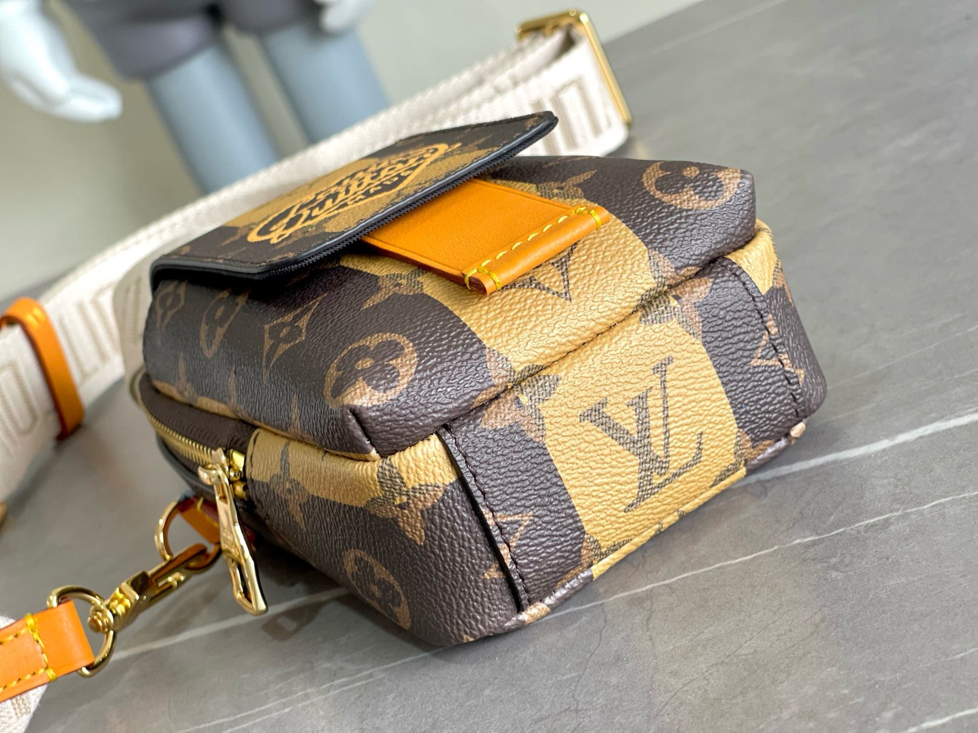 Louis Vuitton M81005 FLAP DOUBLE PHONE BAG