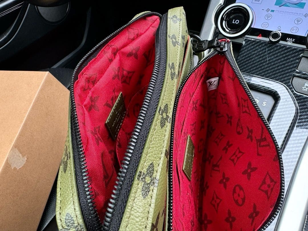 Louis Vuitton M23783 Trio Messenger