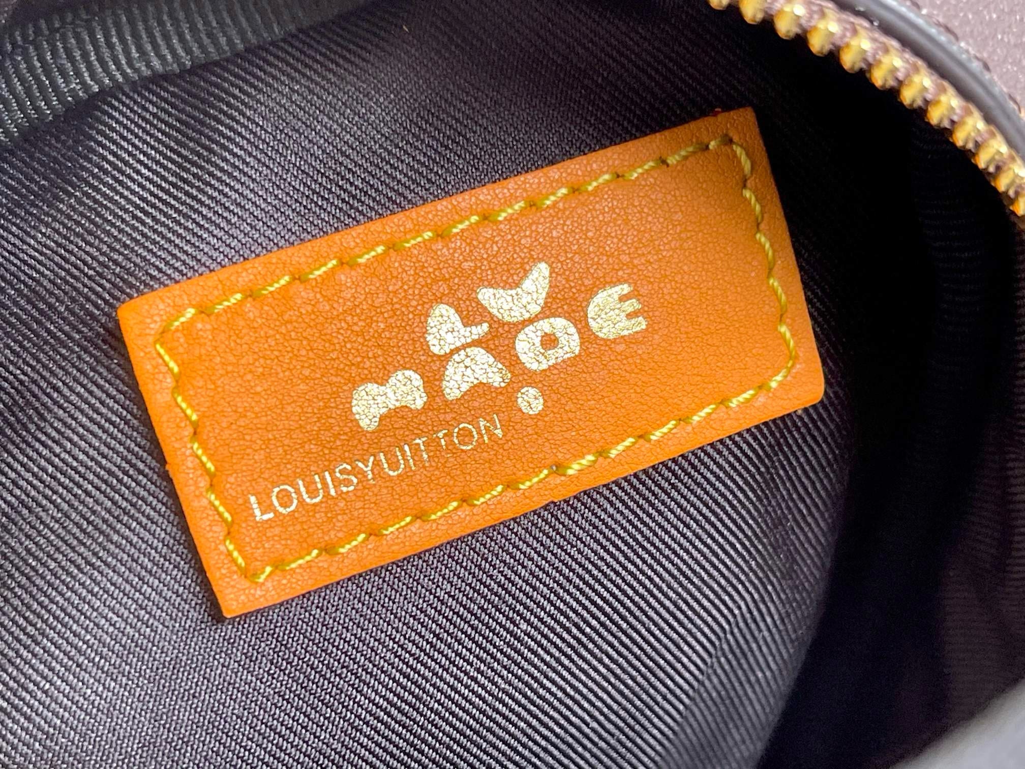 Louis Vuitton M81005 FLAP DOUBLE PHONE BAG