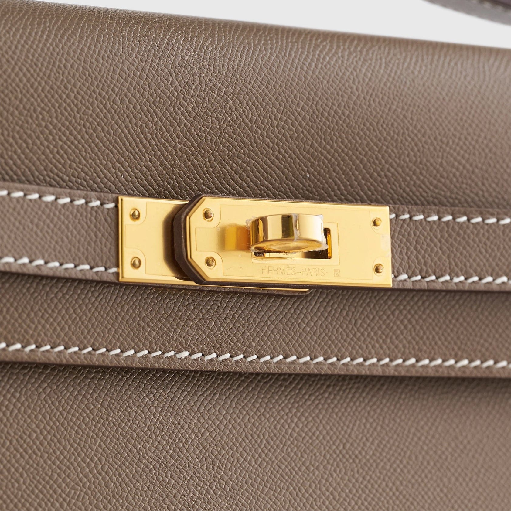 HERMES Kelly Elan 27 Veau Madame Etoupe Gold Hardware