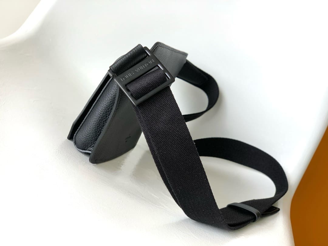 Louis Vuitton M57081 TAKEOFF Shoulder Bag