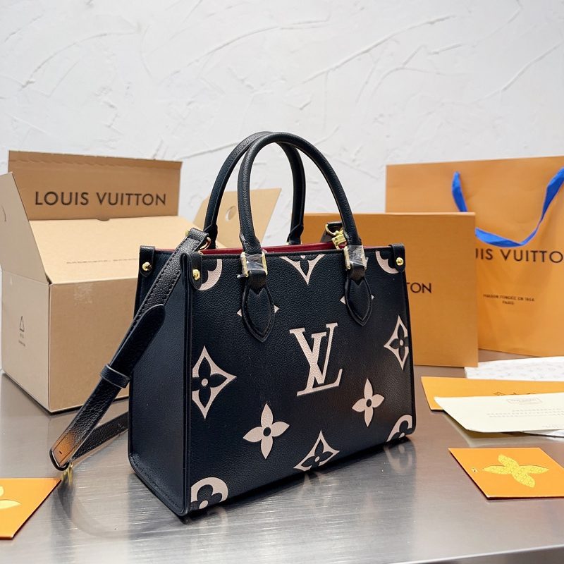LOUIS VUITTON Onthego PM
