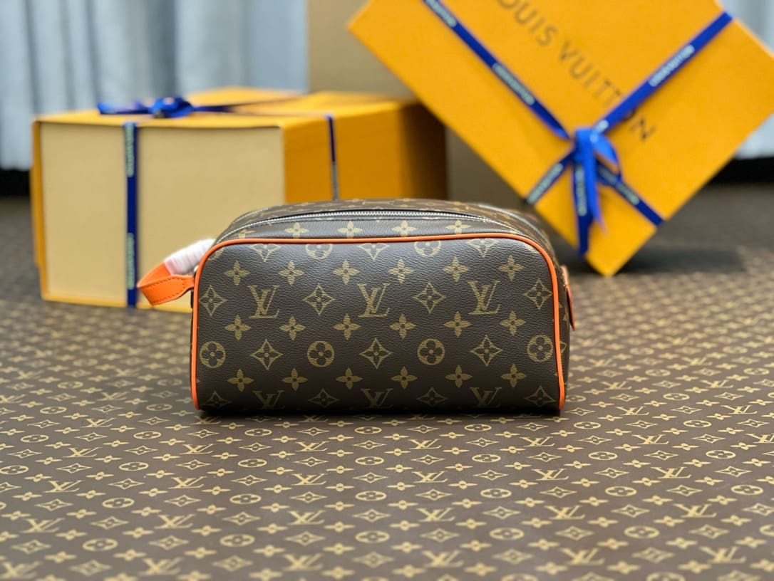 Louis Vuitton M46765 DOPP KIT toiletry bag