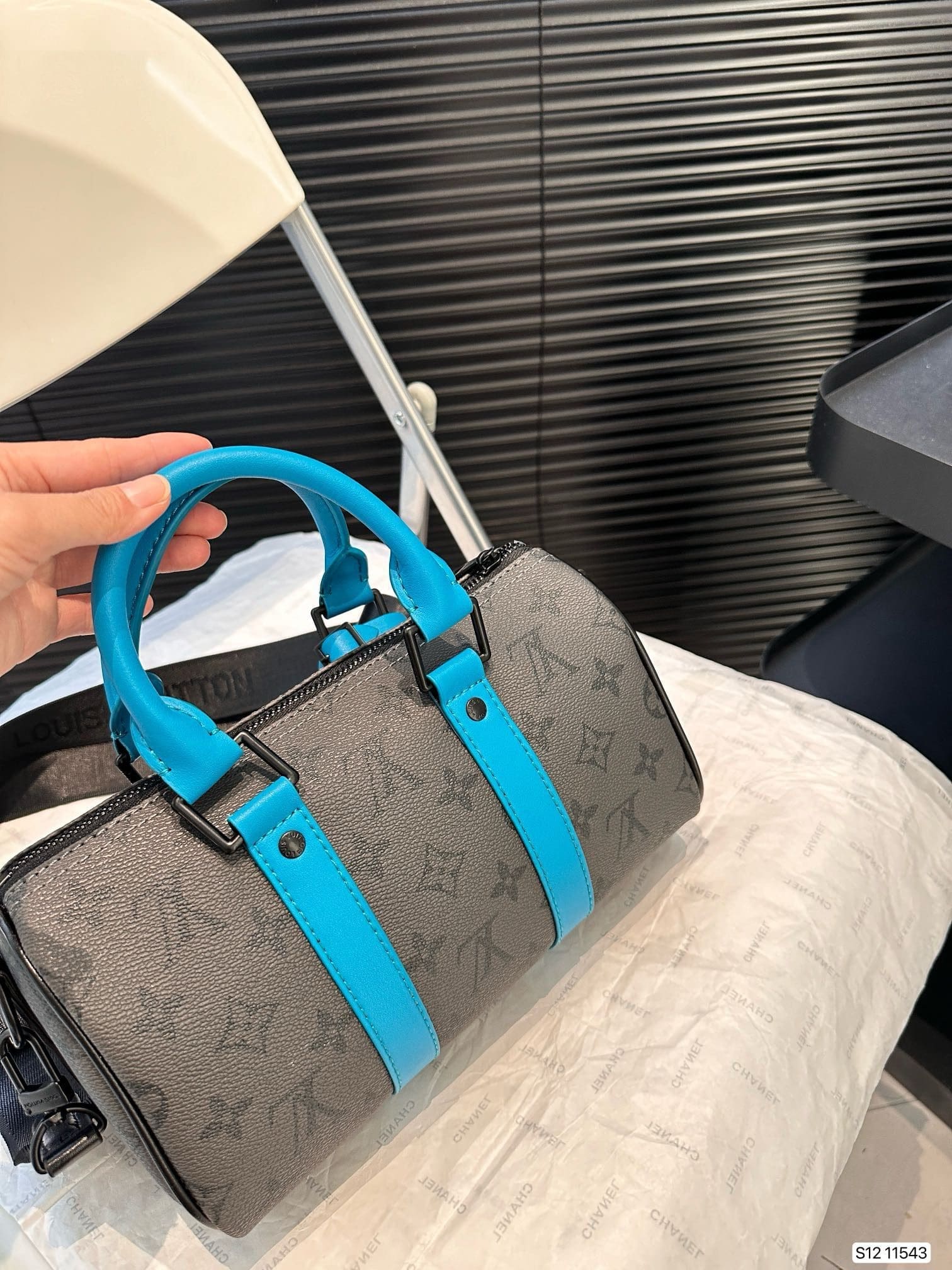 Louis Vuitton M11645 Keepall Bandouli??re 25