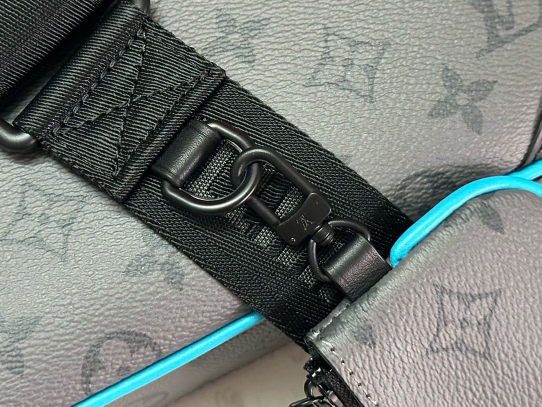 Louis Vuitton M11648 Trio Messenger